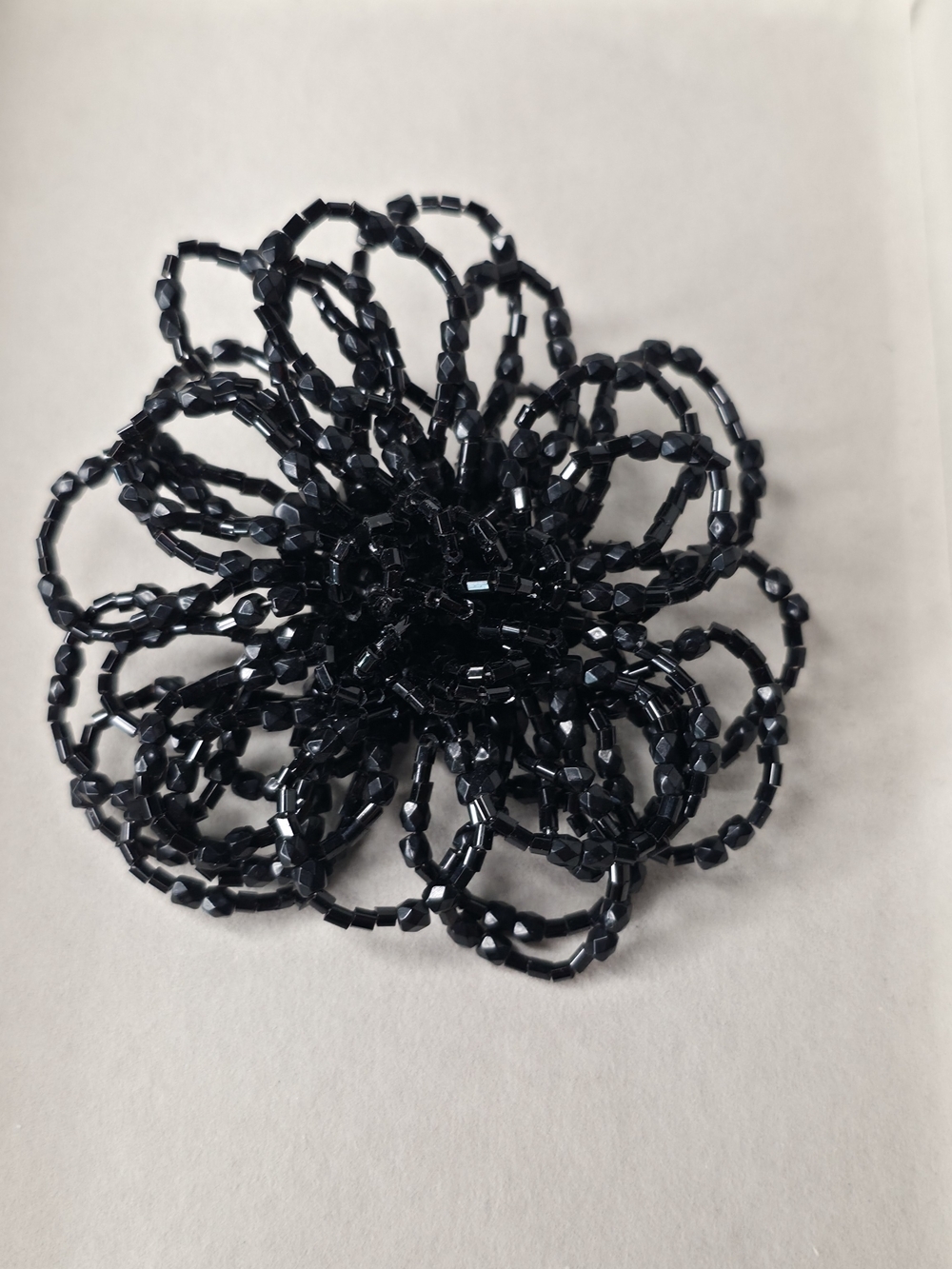 💫3x25$ Handmade Black Beaded Flower Brooch 5" - Picture 2 of 3